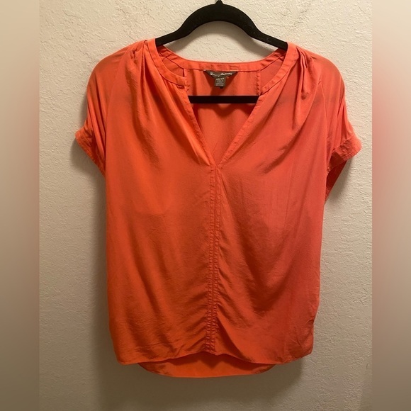 Tommy Bahama 100% Silk Coral Short Sleeve Blouse - Picture 1 of 7